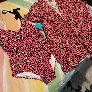 Posh Peanut Neon Pink and Yellow Leopard Set